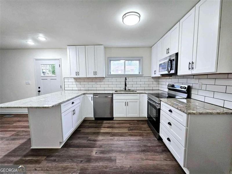 Image for property 3109 Cloverhurst Circle, East Point, GA 30344