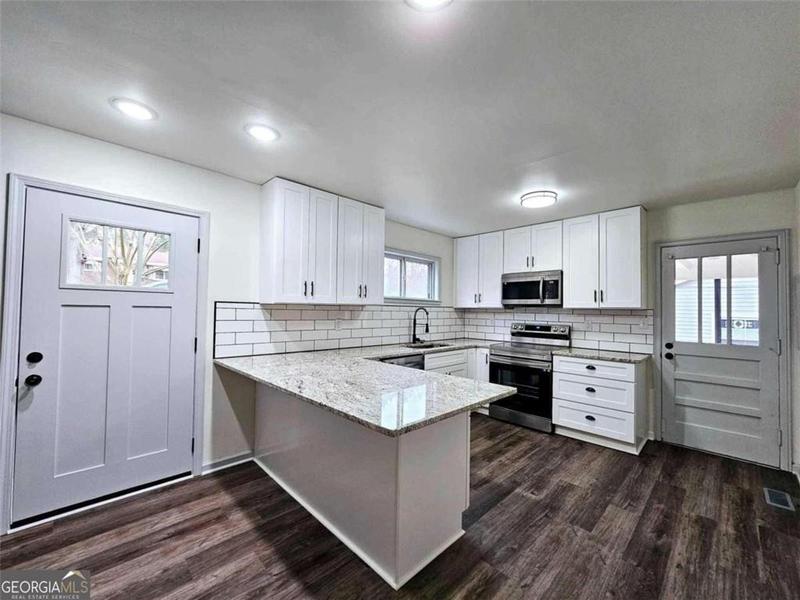 Image for property 3109 Cloverhurst Circle, East Point, GA 30344