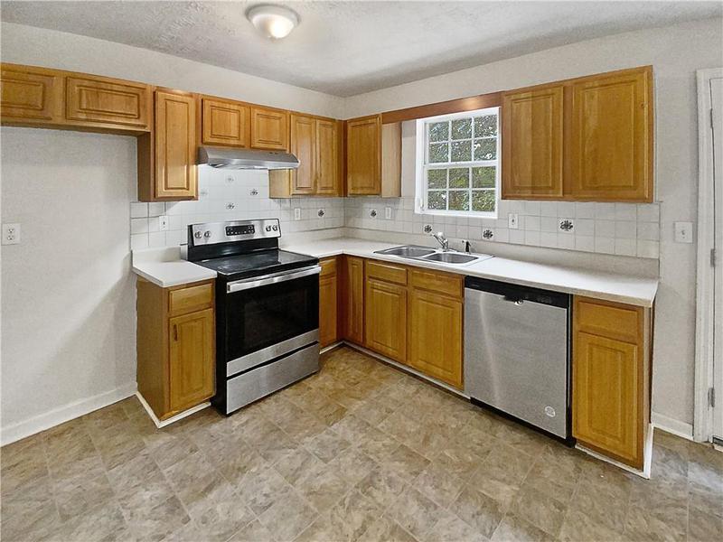 Image for property 9105 Sterling Lakes Circle, Covington, GA 30014