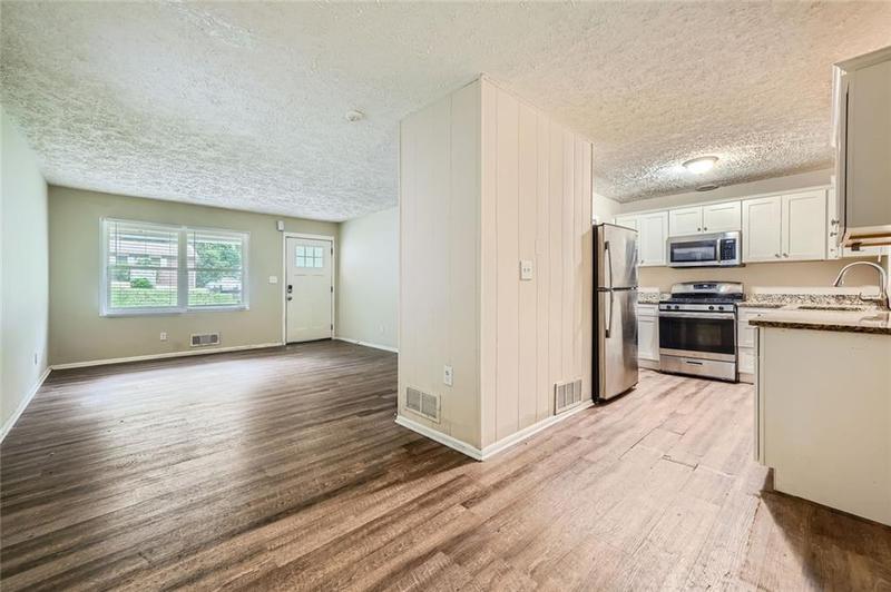 Image for property 700 Symphony Lane, Atlanta, GA 30318