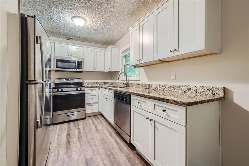 Image for property 700 Symphony Lane, Atlanta, GA 30318