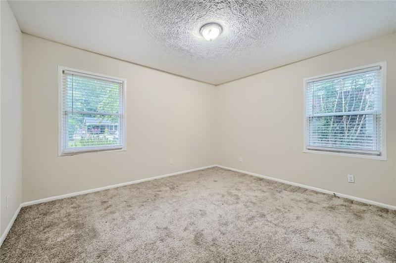Image for property 700 Symphony Lane, Atlanta, GA 30318