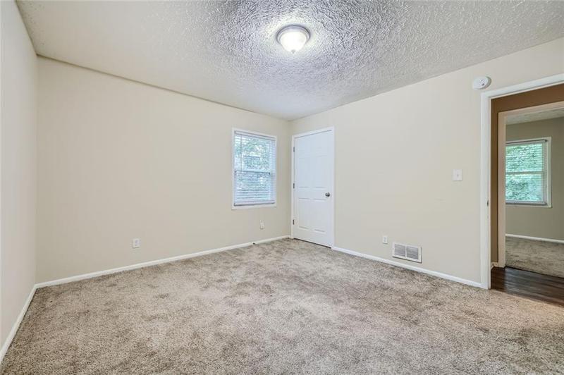 Image for property 700 Symphony Lane, Atlanta, GA 30318