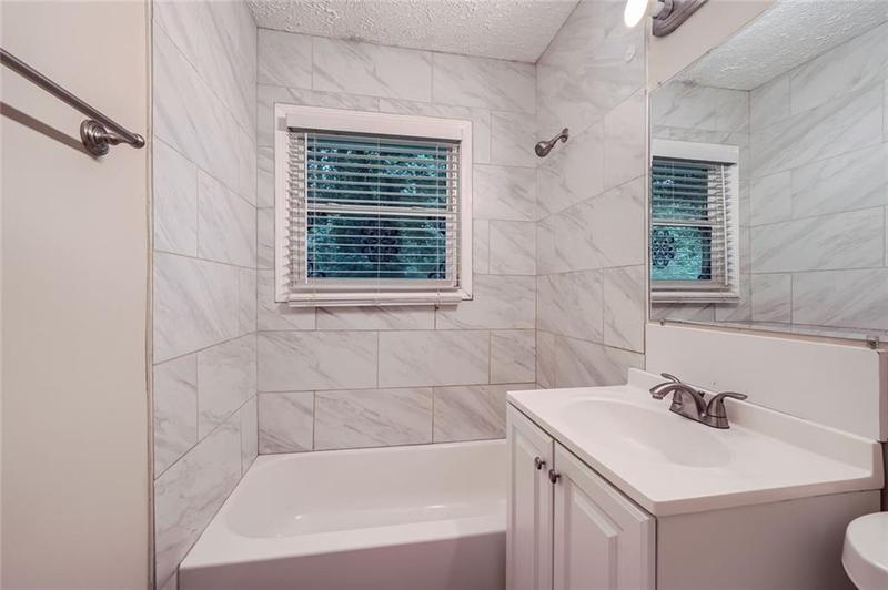 Image for property 700 Symphony Lane, Atlanta, GA 30318