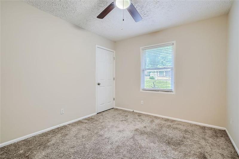 Image for property 700 Symphony Lane, Atlanta, GA 30318