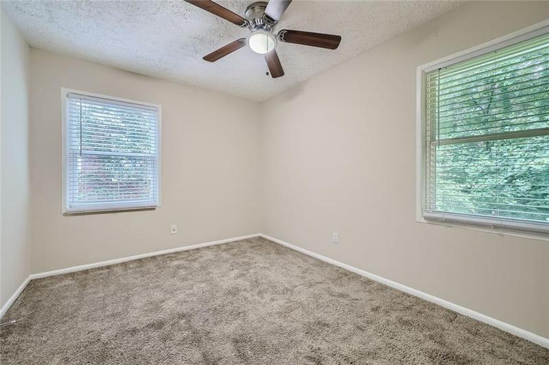 Image for property 700 Symphony Lane, Atlanta, GA 30318