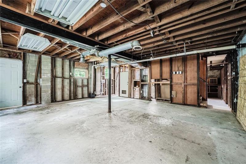 Image for property 700 Symphony Lane, Atlanta, GA 30318