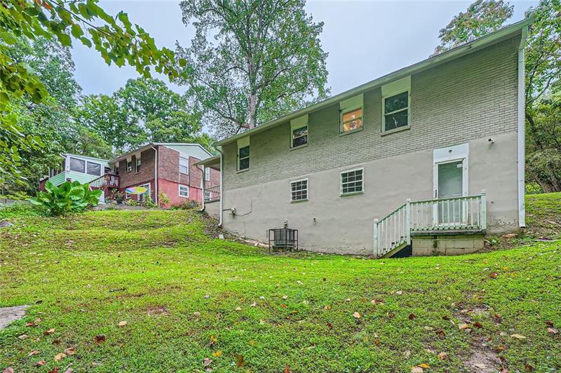 Image for property 700 Symphony Lane, Atlanta, GA 30318
