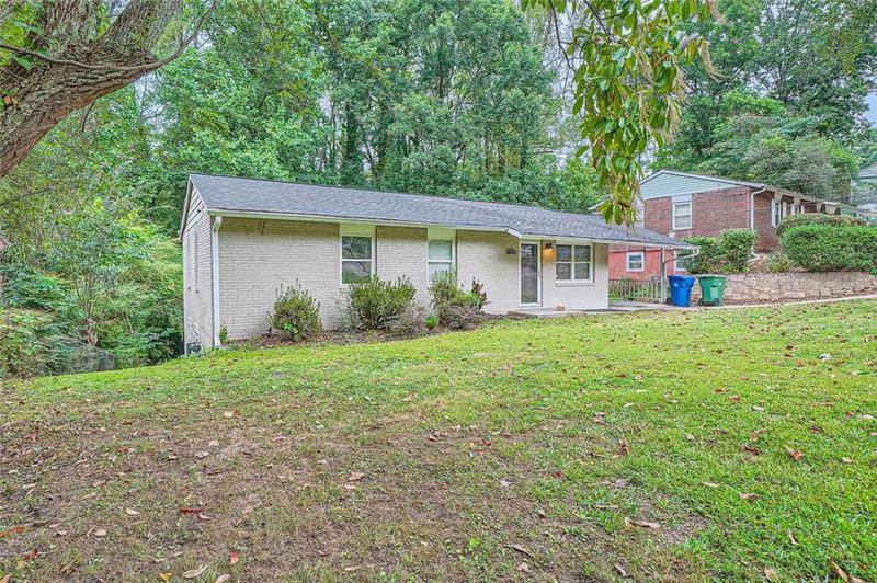 Image for property 700 Symphony Lane, Atlanta, GA 30318