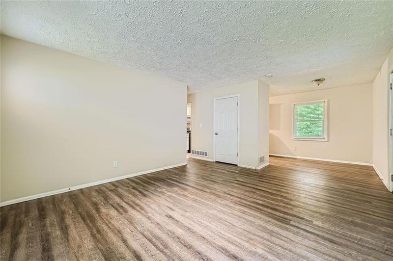 Image for property 700 Symphony Lane, Atlanta, GA 30318