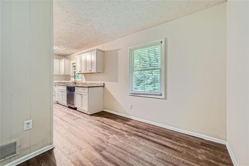Image for property 700 Symphony Lane, Atlanta, GA 30318