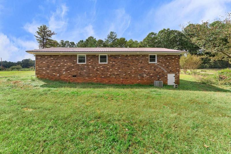 Image for property 1242 Thornton Drive, Elberton, GA 30635