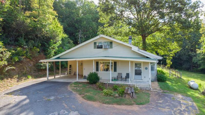 Image for property 239 Glenn Elliott Road, Dahlonega, GA 30533