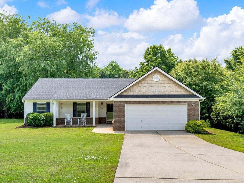 Image for property 206 STREAM SIDE Court, Winder, GA 30680