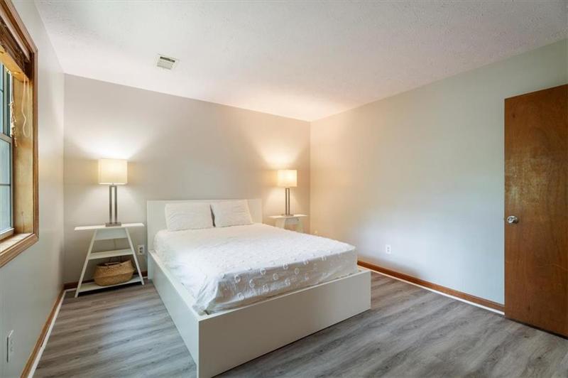 Image for property 385 Roswell Farms Road, Roswell, GA 30075
