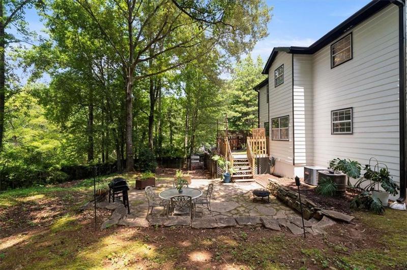 Image for property 385 Roswell Farms Road, Roswell, GA 30075