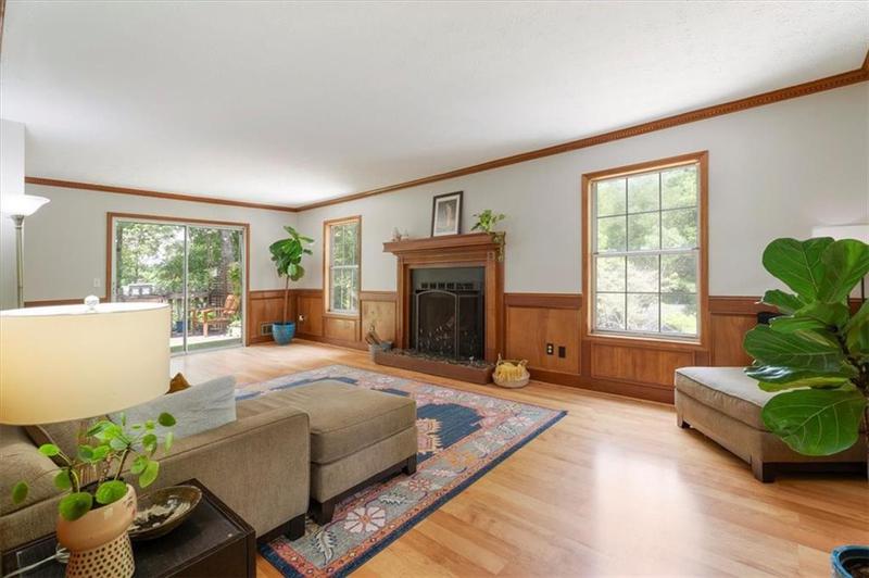 Image for property 385 Roswell Farms Road, Roswell, GA 30075