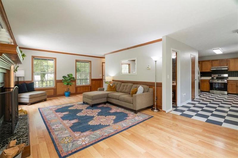 Image for property 385 Roswell Farms Road, Roswell, GA 30075