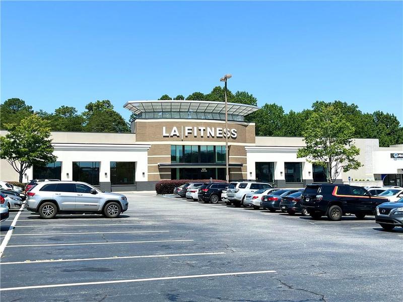 Image for property 6700 ROSWELL Road 13B, Atlanta, GA 30328
