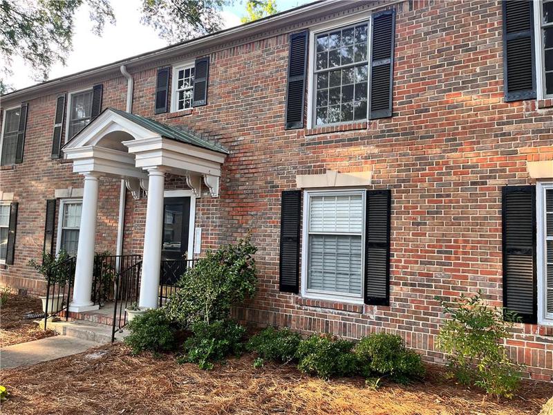 Image for property 6700 ROSWELL Road 13B, Atlanta, GA 30328