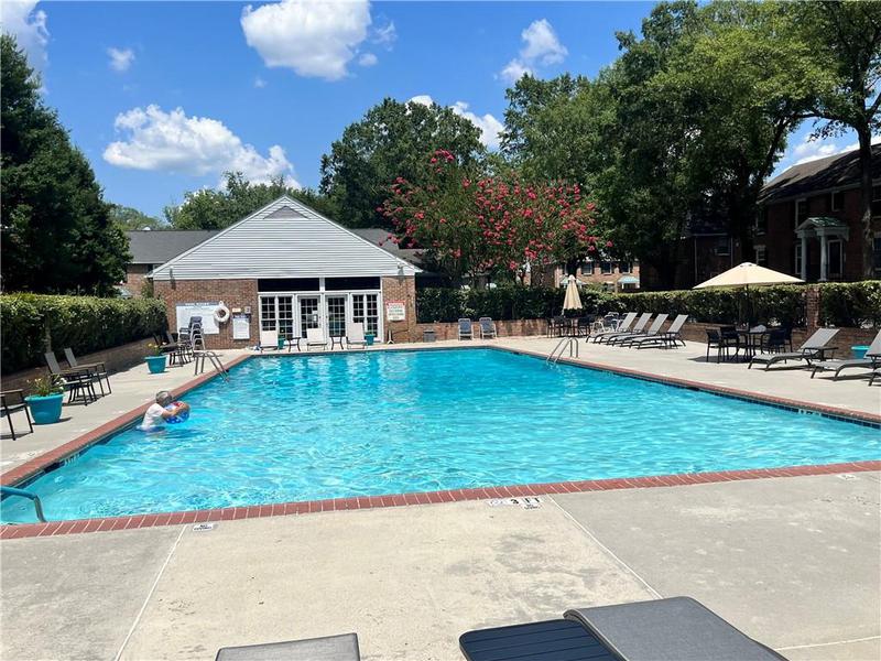 Image for property 6700 ROSWELL Road 13B, Atlanta, GA 30328