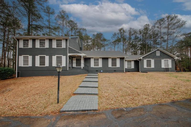 Image for property 4995 Greentree Trail, College Park, GA 30349