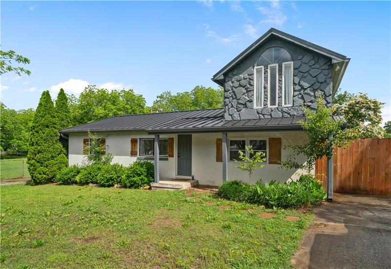 Image for property 12 Franklin Drive, Cartersville, GA 30120