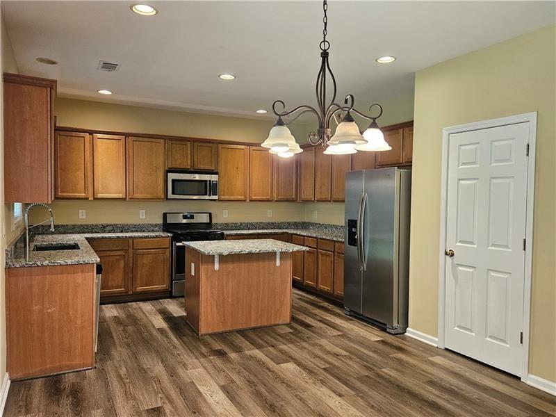 Image for property 5580 Hastings Terrace, Alpharetta, GA 30005