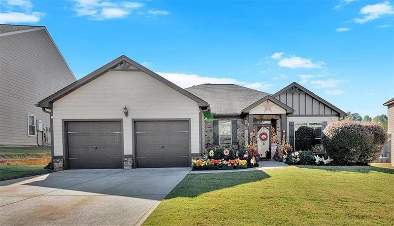 Image for property 911 Mcduffie Circle, Douglasville, GA 30134