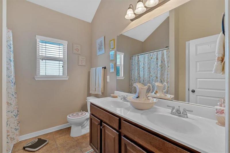 Image for property 911 Mcduffie Circle, Douglasville, GA 30134