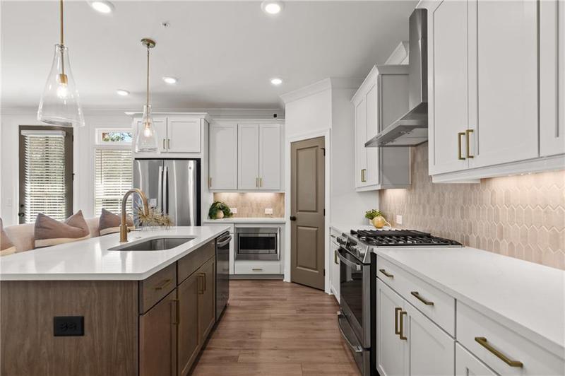 Image for property 114 IveyBrooke Lane 62, Alpharetta, GA 30009