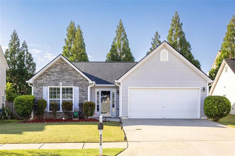 Image for property 4924 ANTELOPE Cove, Atlanta, GA 30349