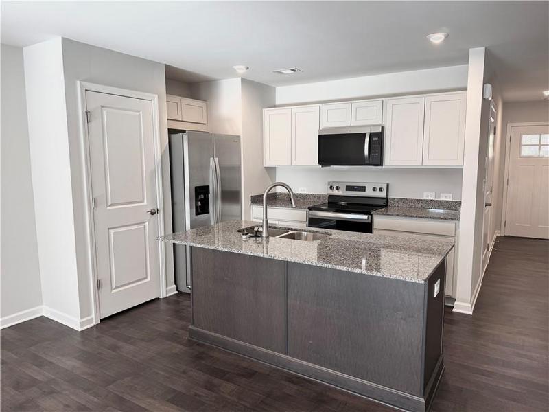 Image for property 37 Silver Leaf Lane, Dawsonville, GA 30534