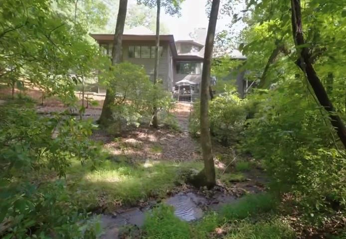 Image for property 220 Wake Robin Drive, Big Canoe, GA 30143