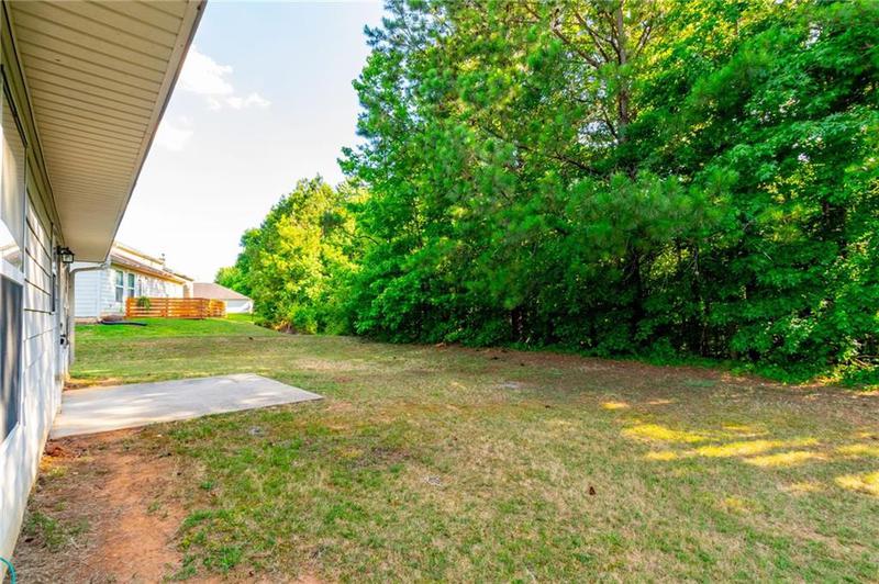 Image for property 3139 Redwood Run, Atlanta, GA 30349