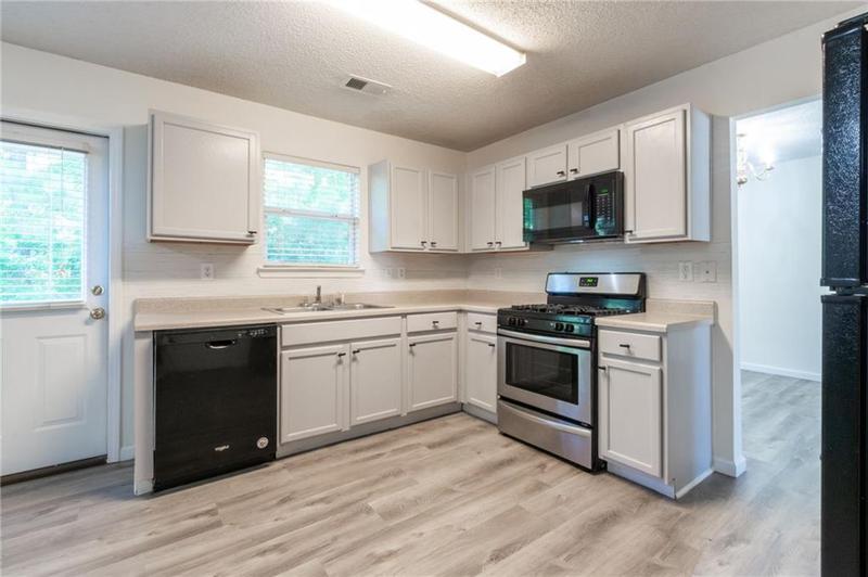 Image for property 3139 Redwood Run, Atlanta, GA 30349