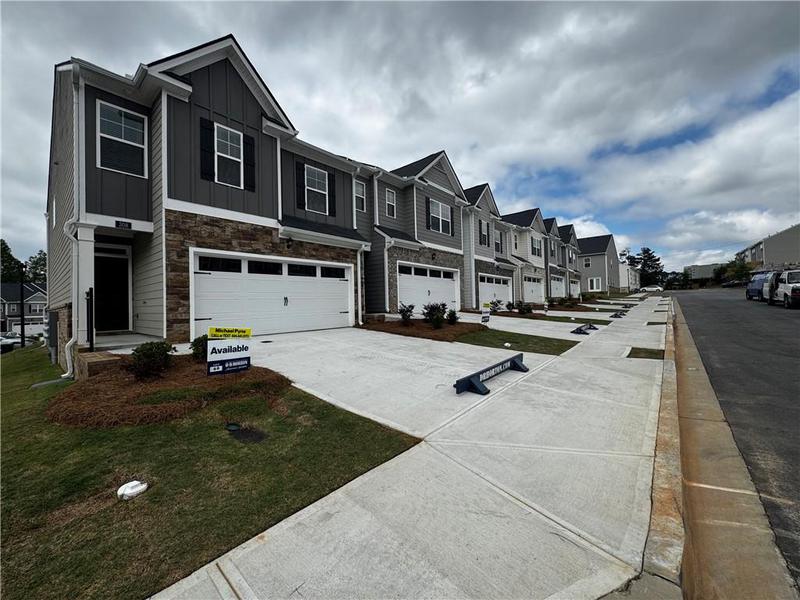 Image for property 328 Elgin Drive, Lawrenceville, GA 30045