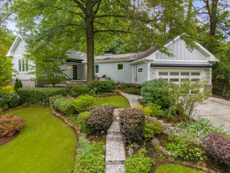 Image for property 2283 Pembrook Place, Atlanta, GA 30324