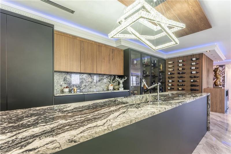 Image for property 3334 Peachtree Road 1209, 1210, Atlanta, GA 30326
