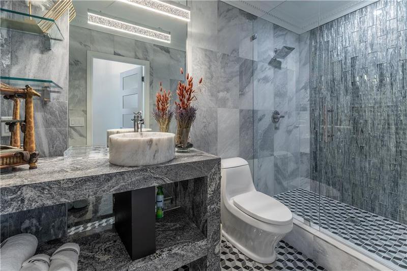 Image for property 3334 Peachtree Road 1209, 1210, Atlanta, GA 30326