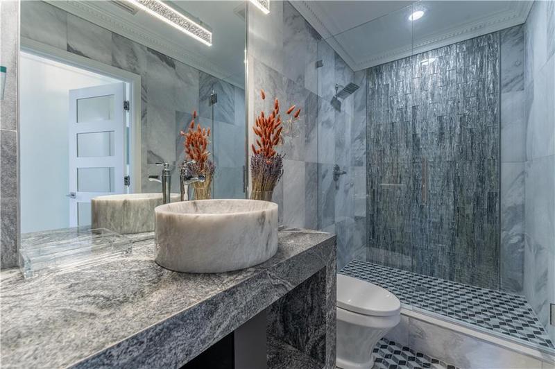 Image for property 3334 Peachtree Road 1209, 1210, Atlanta, GA 30326