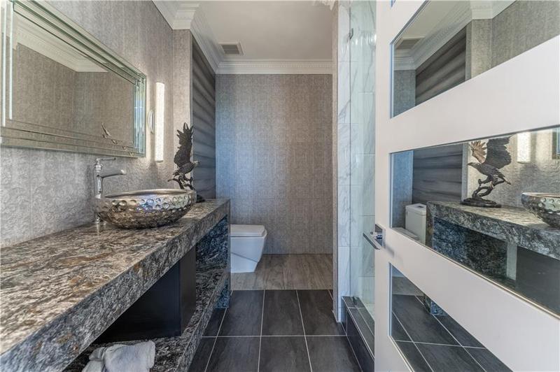 Image for property 3334 Peachtree Road 1209, 1210, Atlanta, GA 30326