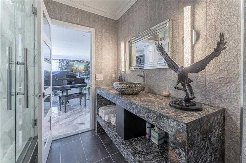 Image for property 3334 Peachtree Road 1209, 1210, Atlanta, GA 30326