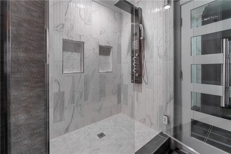 Image for property 3334 Peachtree Road 1209, 1210, Atlanta, GA 30326