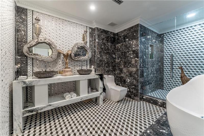 Image for property 3334 Peachtree Road 1209, 1210, Atlanta, GA 30326