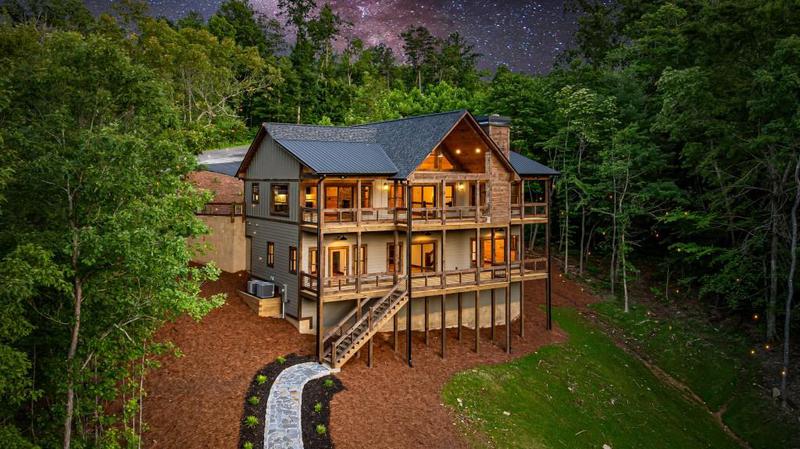 Image for property 411 Amber Ridge, Blue Ridge, GA 30513
