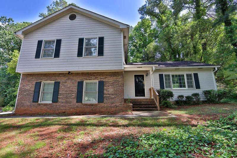 Image for property 752 Roxboro Trace, Lawrenceville, GA 30044