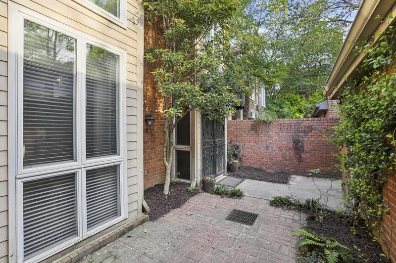 Image for property 45 Willow Glen, Atlanta, GA 30342