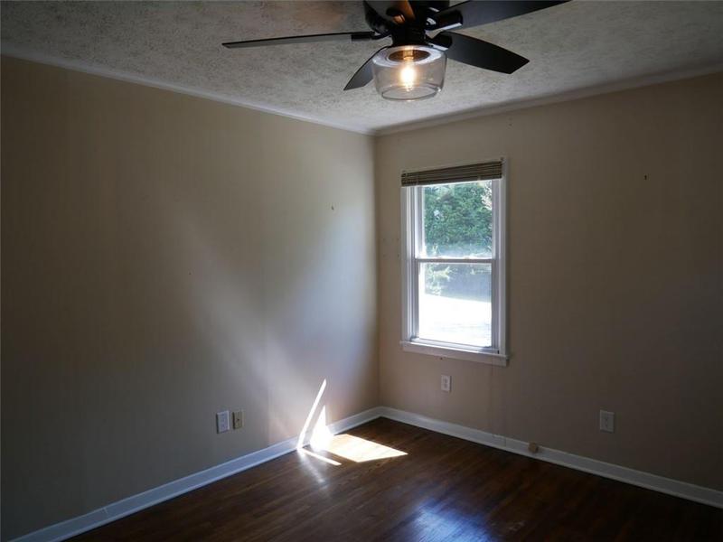 Image for property 11 ELM Circle, Newnan, GA 30263