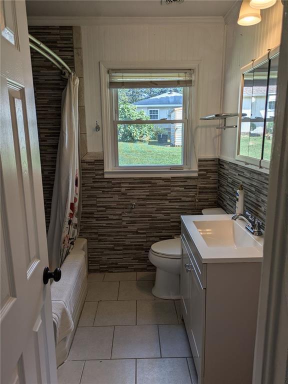 Image for property 11 ELM Circle, Newnan, GA 30263